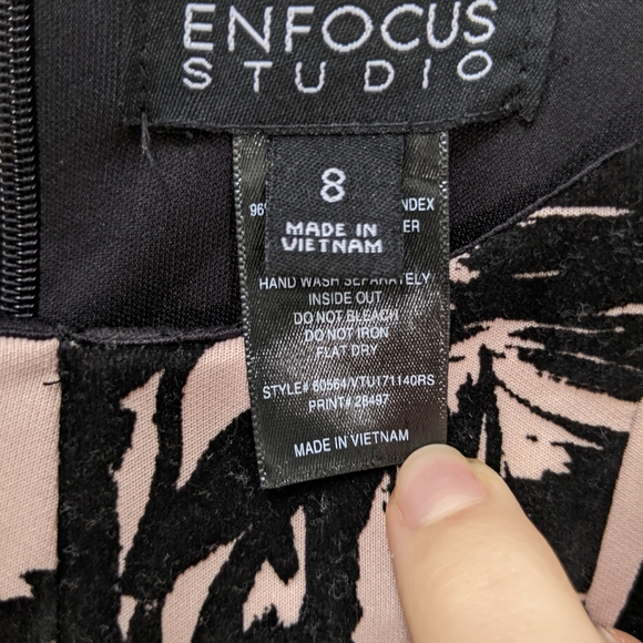 EUC Gorgeous Floral Dress - Picture 7 of 7